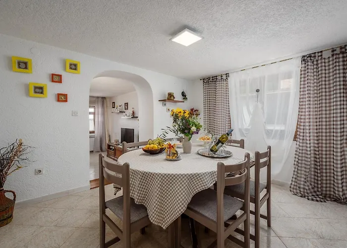 Pretty Apartment With Balcony