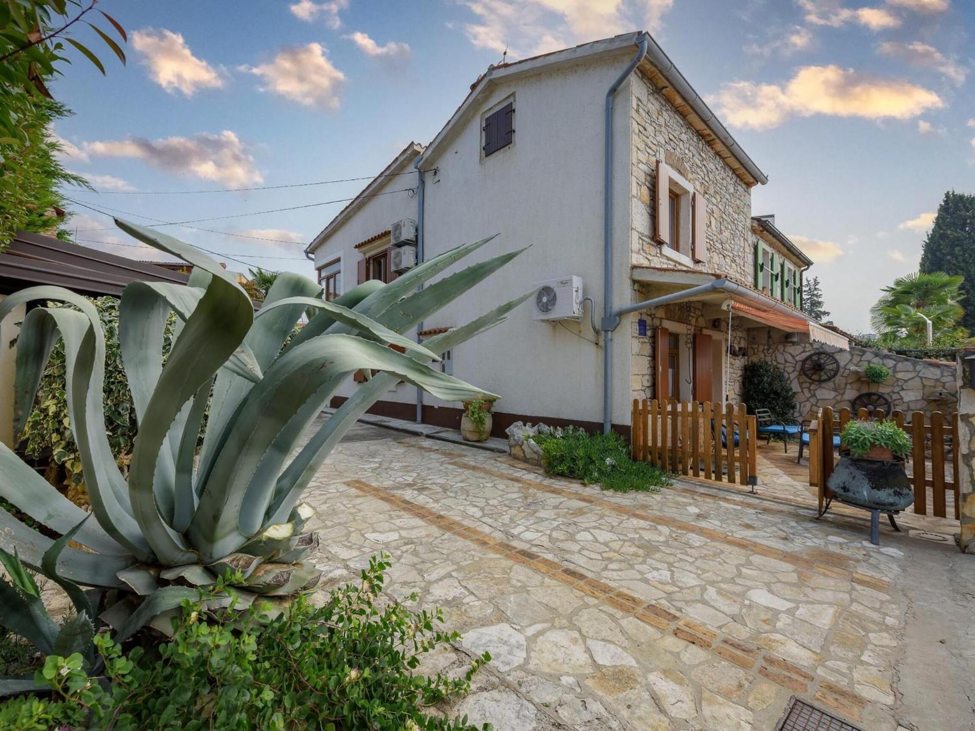 Pretty With Balcony Holiday home *